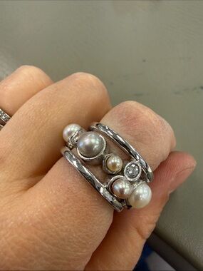 Multi-color pearl band with diamonds - size 7
